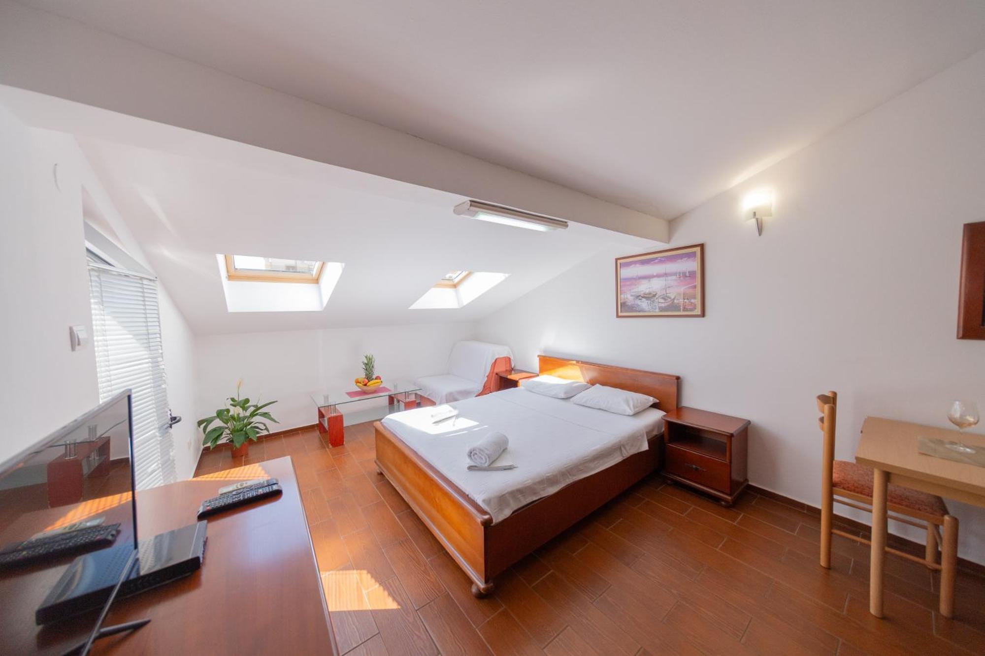 Sms Apartments Будва Екстериор снимка